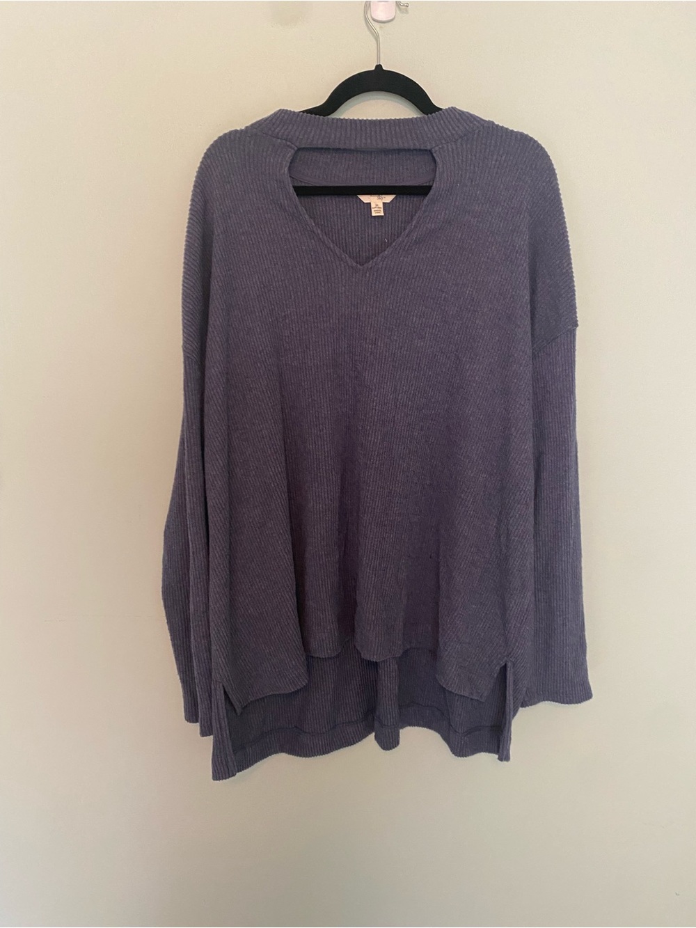 Cozy V-Neck Tunic Sweater in Navy Blue